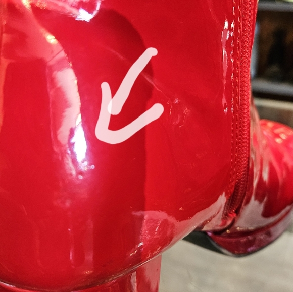 Knee-high Red patent leather boots. Block Heel. Size 8 - Picture 5 of 7